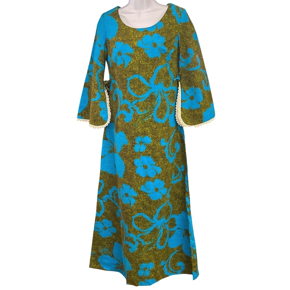 Vintage 70s Hawaiian Dress Island Casuals Bell Sleeve Floral A-Line Waikiki